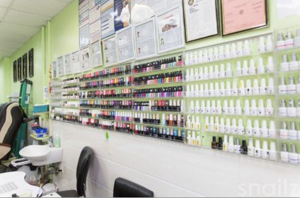 Green Nail Salon